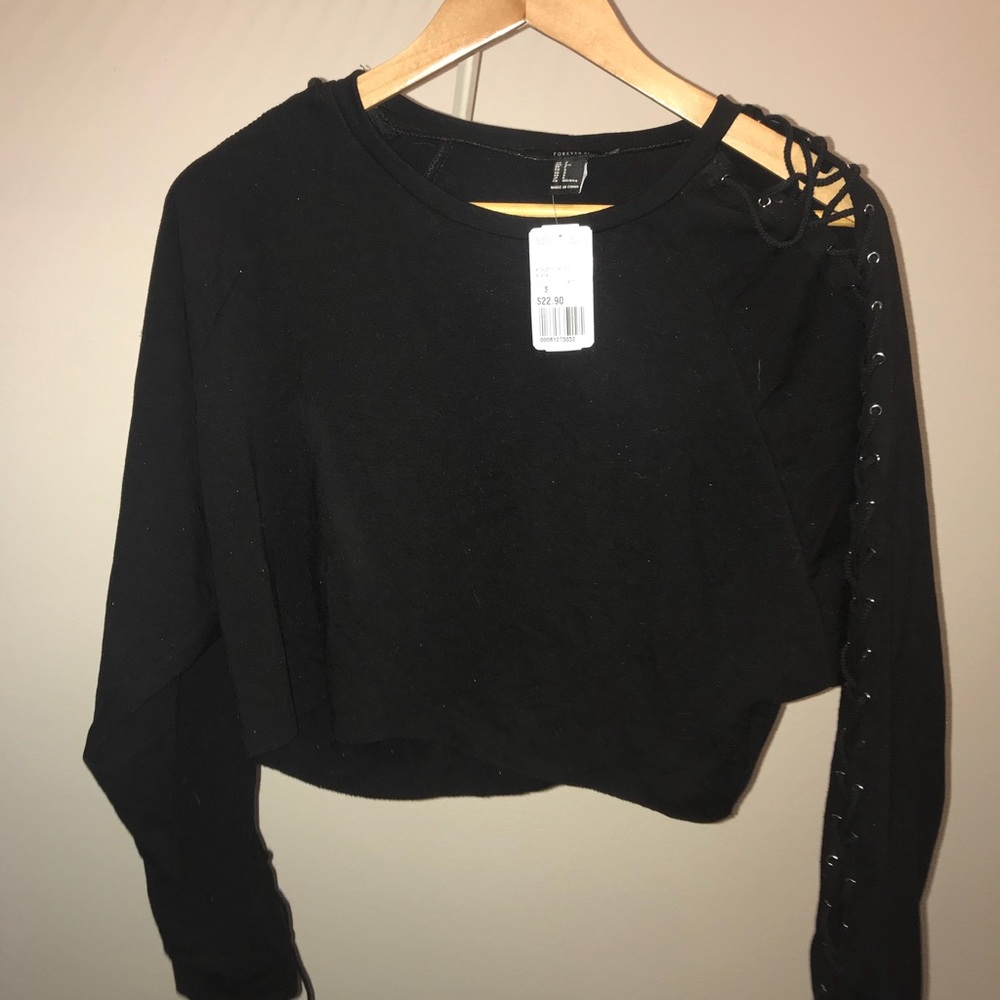 Laced up sleeve crop forever 21 sweater